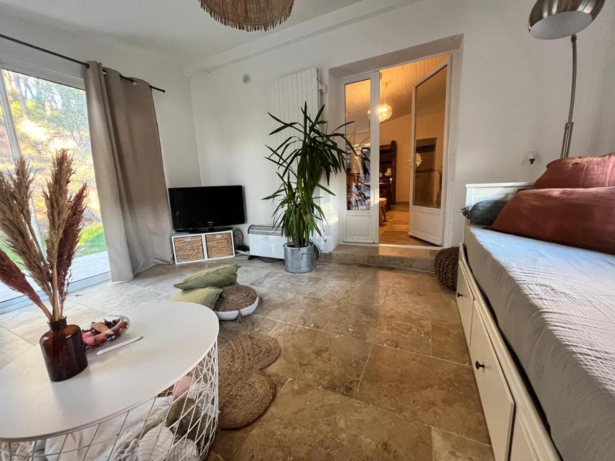 Maison Provencale Au Calme De La Campagne Avec Jacuzzi 엑상프로방스 외부 사진
