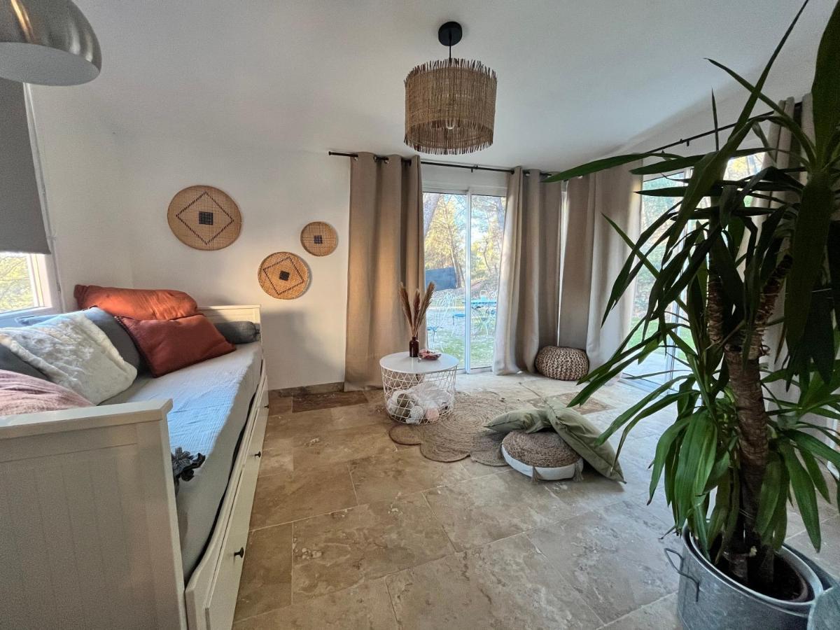 Maison Provencale Au Calme De La Campagne Avec Jacuzzi 엑상프로방스 외부 사진