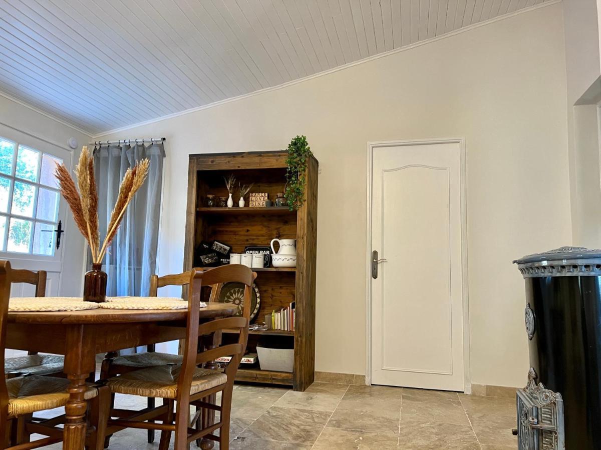 Maison Provencale Au Calme De La Campagne Avec Jacuzzi 엑상프로방스 외부 사진