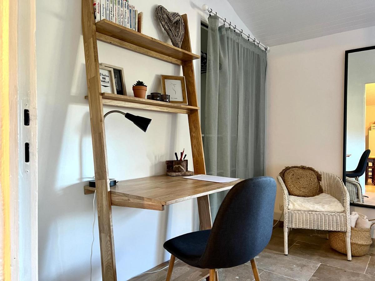 Maison Provencale Au Calme De La Campagne Avec Jacuzzi 엑상프로방스 외부 사진