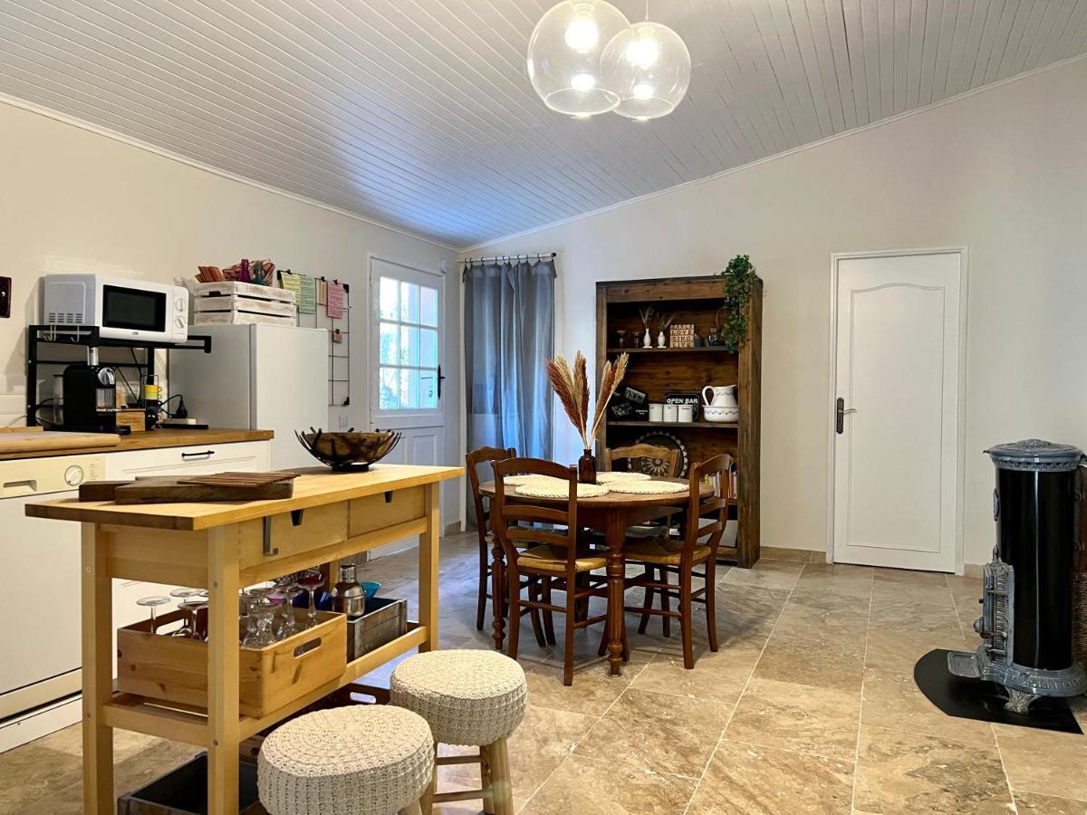 Maison Provencale Au Calme De La Campagne Avec Jacuzzi 엑상프로방스 외부 사진