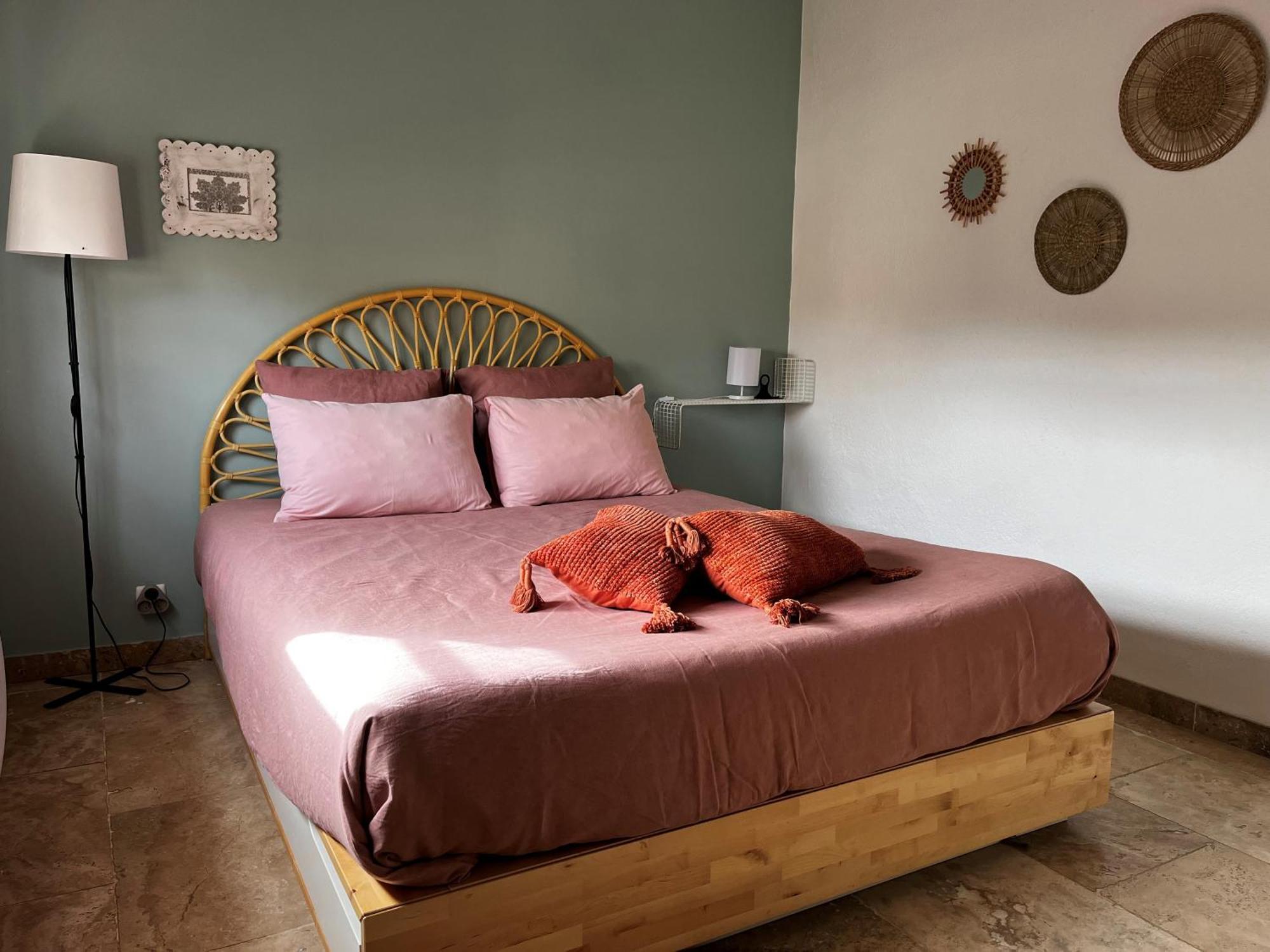 Maison Provencale Au Calme De La Campagne Avec Jacuzzi 엑상프로방스 외부 사진