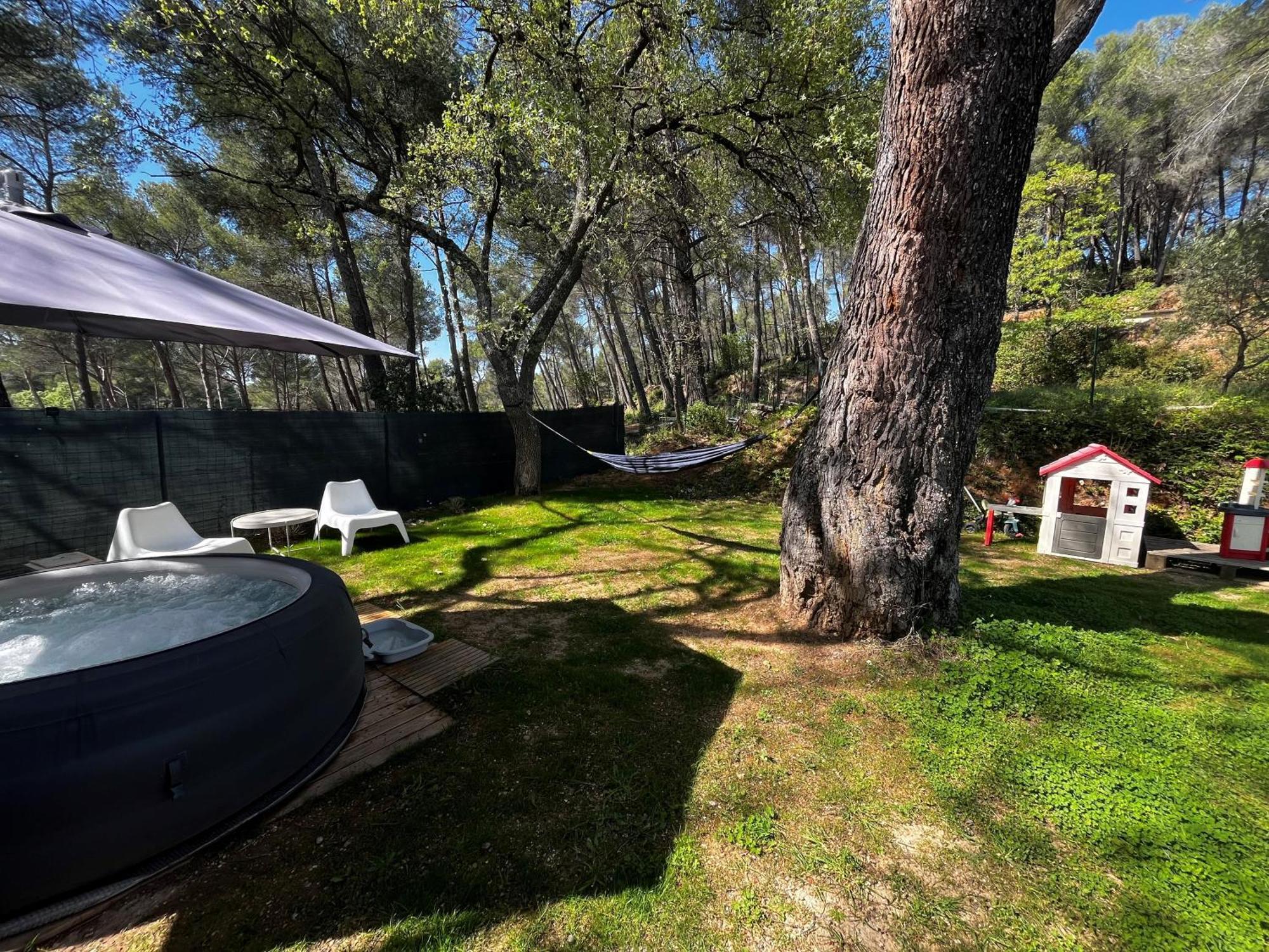 Maison Provencale Au Calme De La Campagne Avec Jacuzzi 엑상프로방스 외부 사진