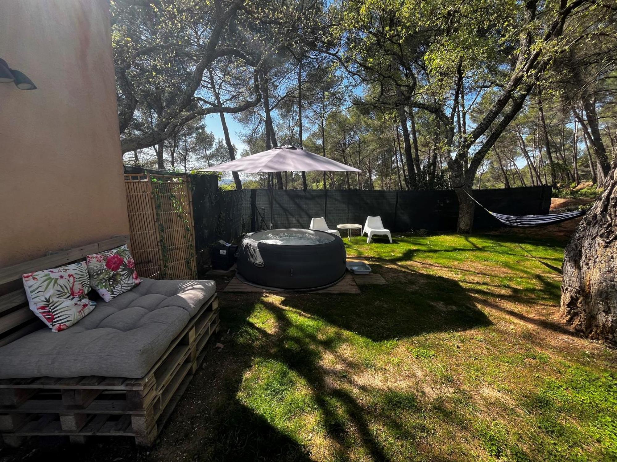 Maison Provencale Au Calme De La Campagne Avec Jacuzzi 엑상프로방스 외부 사진