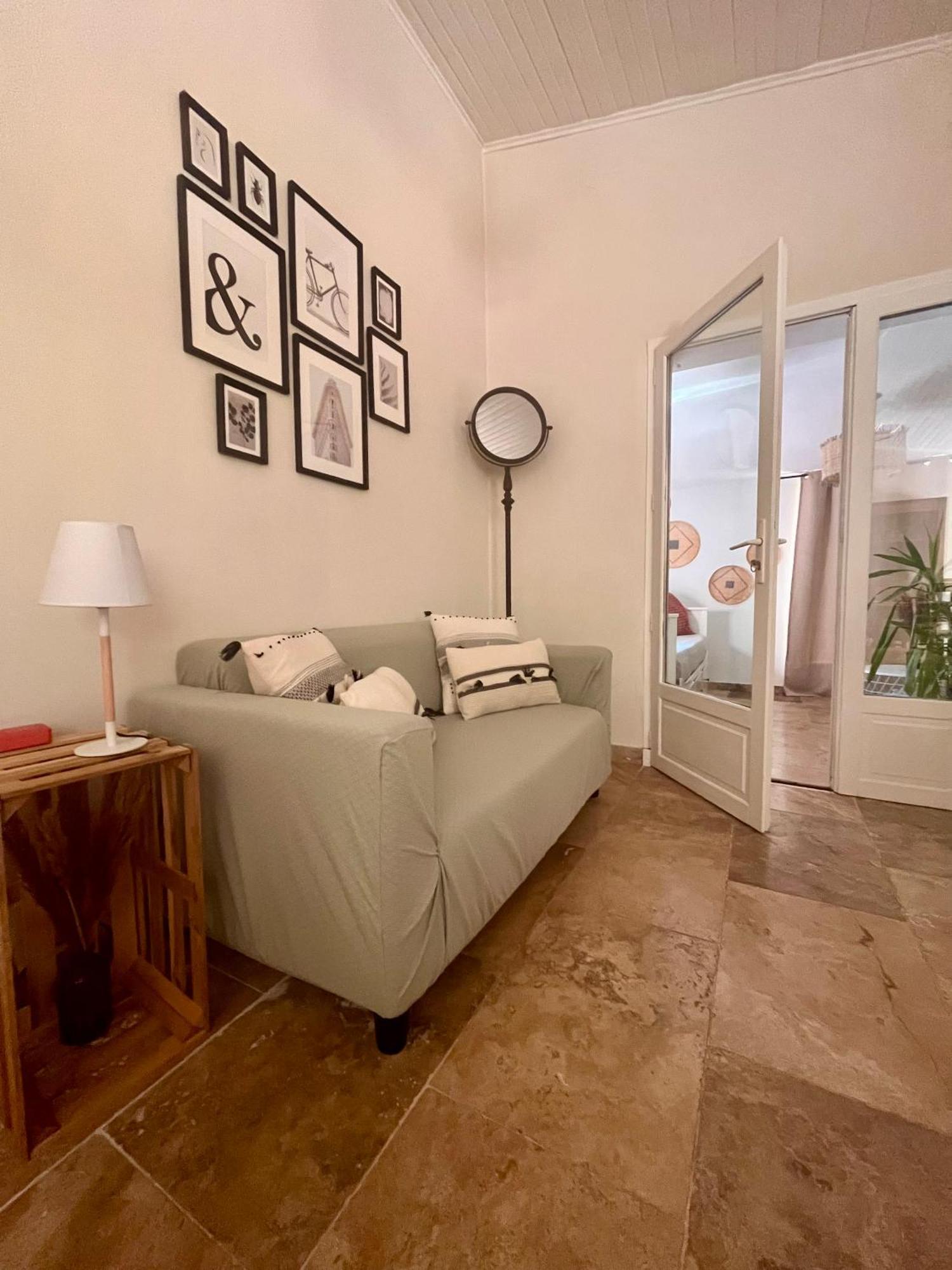 Maison Provencale Au Calme De La Campagne Avec Jacuzzi 엑상프로방스 외부 사진